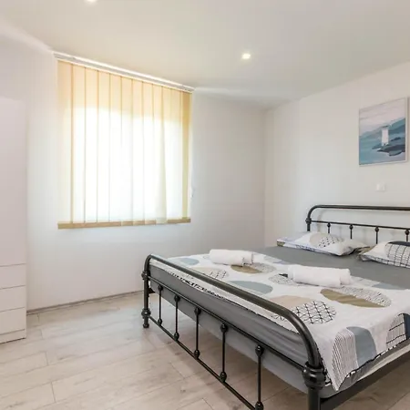 Amazing In Apartment *