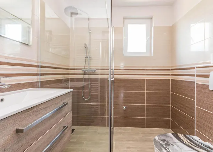 Lovely In With Wifi Апартаменты